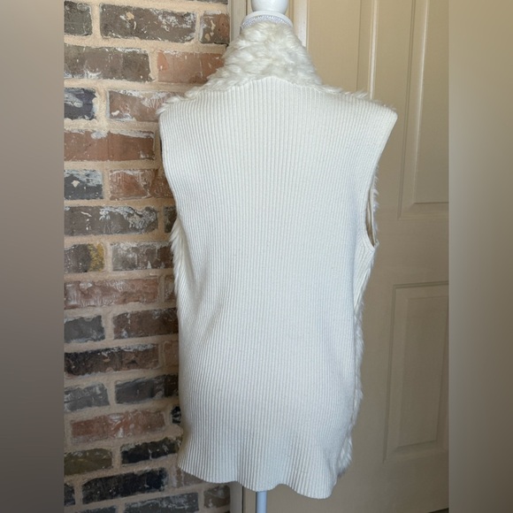 Guess Cream White Faux Fur Wool Blend Sweater Vest Sz L - Picture 4 of 14
